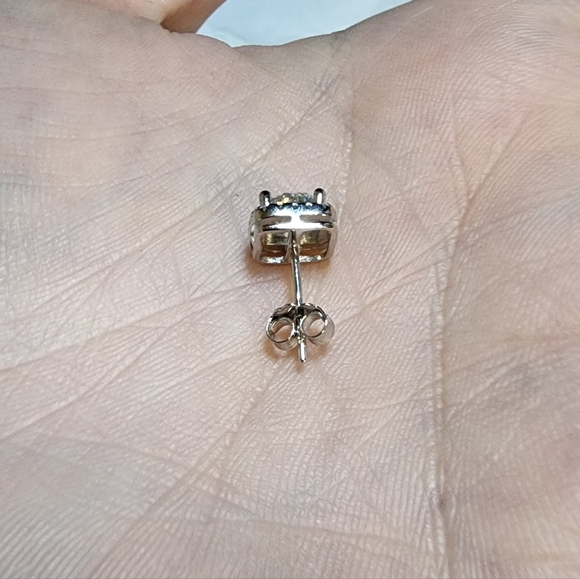 New Moissanite Sterling Siliver Stud Earrings With GRA Certification - Picture 3 of 5